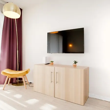 Hotel Grand Studio Avec Clim, Balcon Proche Gare *